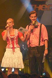 Gastgeber Mirjam Weichselbraun und Joachim Winterscheidt führten durch den "THE DOME 50" in München (Foto: MartiN Schmitz)